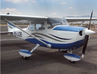  Light aircraft flight